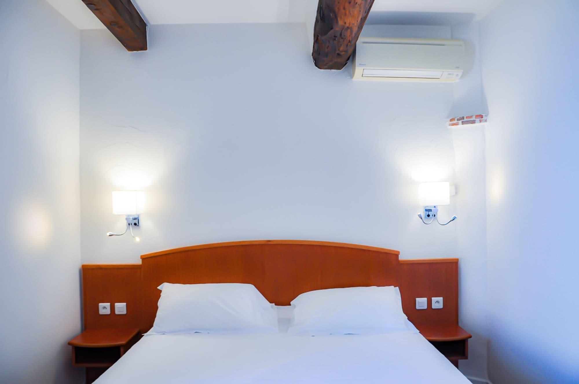 Hotel Posta Vecchia Бастия Экстерьер фото